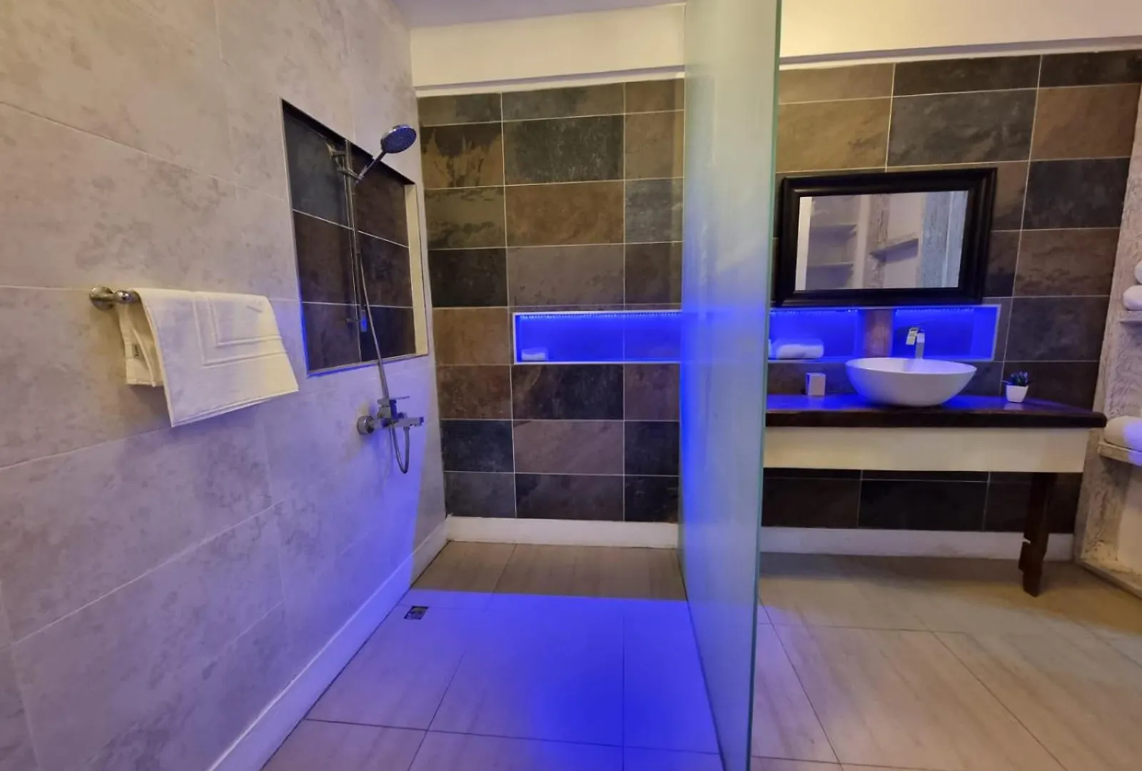 Northwest Bay Seaview Apartment Beau Vallon   Beau Vallon (Mahe)